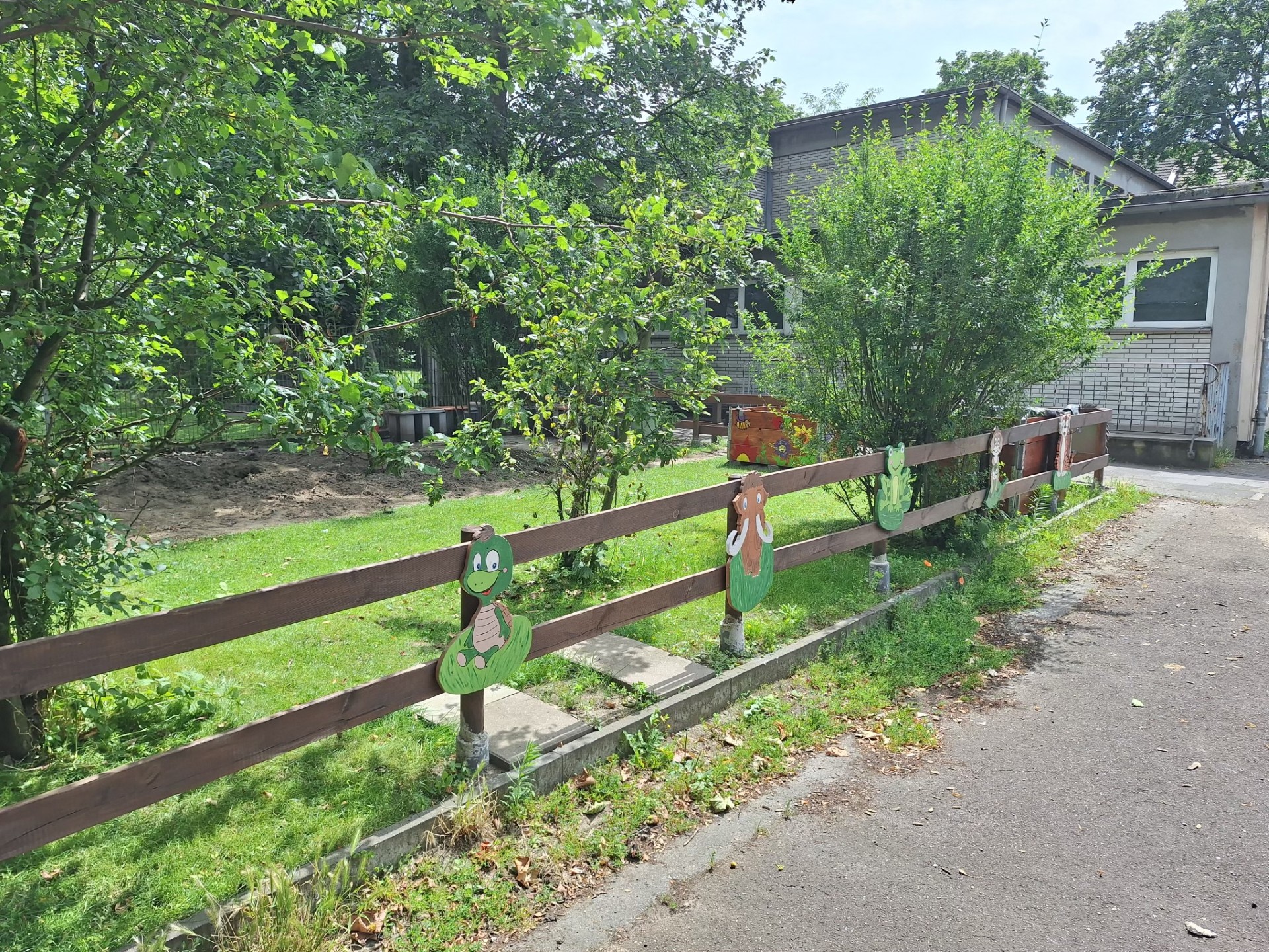 Schulgarten 8